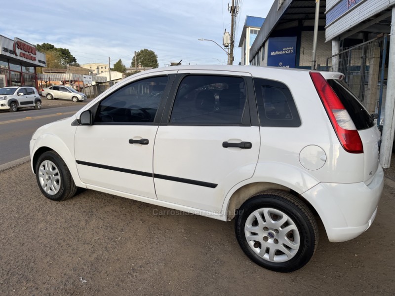 FIESTA 1.0 MPI PERSONNALITÉ 8V GASOLINA 4P MANUAL - 2005 - VACARIA