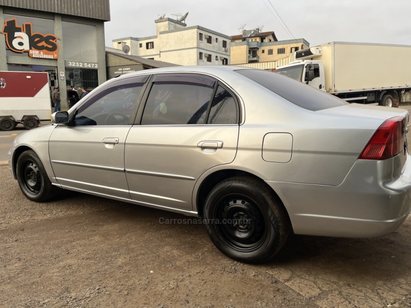 CIVIC 1.7 LX 16V GASOLINA 4P MANUAL - 2001 - VACARIA