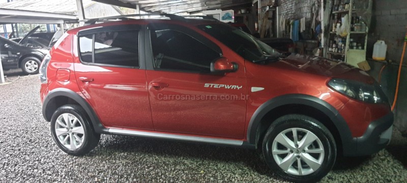 SANDERO 1.6 STEPWAY 8V FLEX 4P MANUAL - 2014 - CAXIAS DO SUL