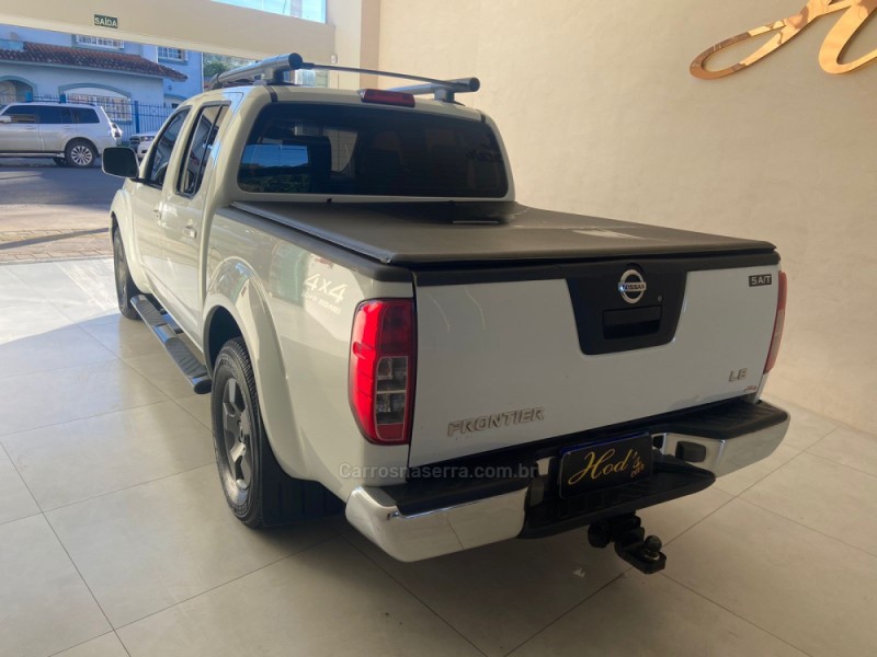 FRONTIER 2.5 LE 4X4 CD TURBO ELETRONIC DIESEL 4P AUTOMÁTICO - 2013 - CANELA