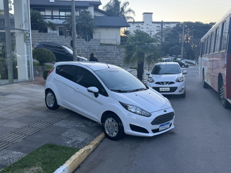 FIESTA 1.6 SE HATCH 16V FLEX 4P MANUAL - 2017 - FARROUPILHA