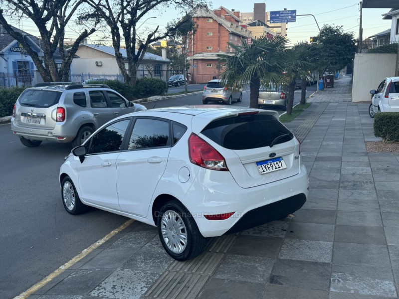 FIESTA 1.6 SE HATCH 16V FLEX 4P MANUAL - 2017 - FARROUPILHA