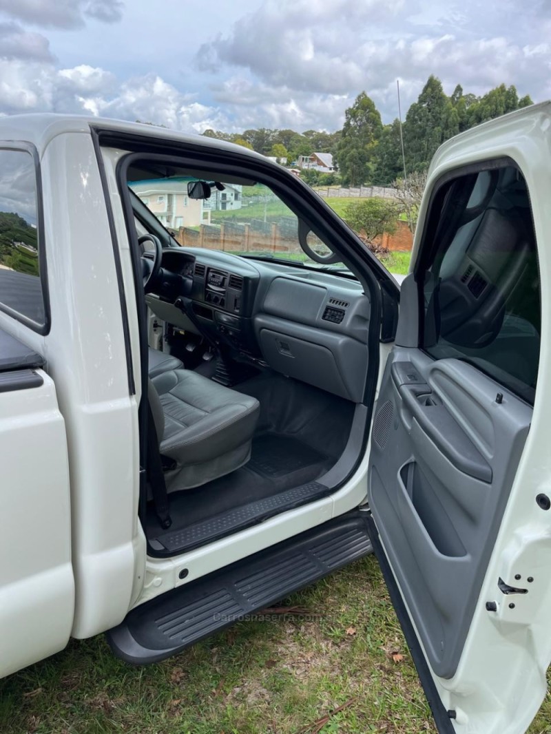 F-250 4.2 XL 4X2 CS TURBO INTERCOOLER DIESEL 2P MANUAL - 2002 - CAXIAS DO SUL