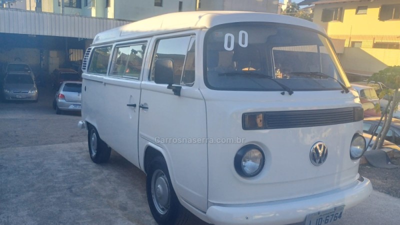 KOMBI 1.6 MI STD LOTAÇÃO 8V GASOLINA 3P MANUAL - 2000 - CAXIAS DO SUL