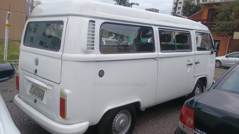 KOMBI 1.6 MI STD LOTAÇÃO 8V GASOLINA 3P MANUAL - 2000 - CAXIAS DO SUL