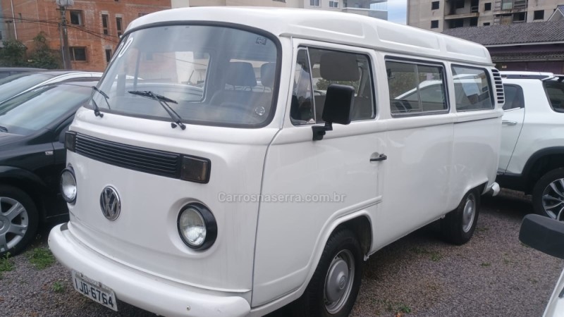 KOMBI 1.6 MI STD LOTAÇÃO 8V GASOLINA 3P MANUAL