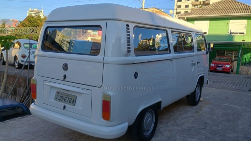 KOMBI 1.6 MI STD LOTAÇÃO 8V GASOLINA 3P MANUAL - 2000 - CAXIAS DO SUL