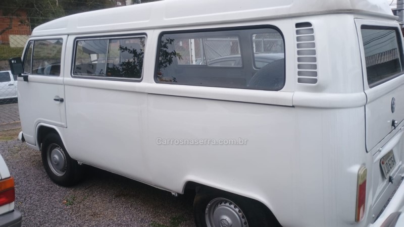 KOMBI 1.6 MI STD LOTAÇÃO 8V GASOLINA 3P MANUAL - 2000 - CAXIAS DO SUL