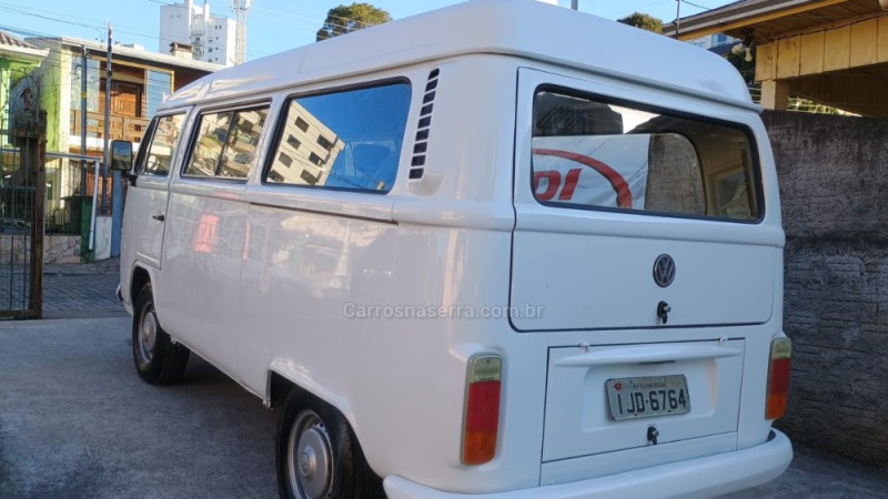 KOMBI 1.6 MI STD LOTAÇÃO 8V GASOLINA 3P MANUAL - 2000 - CAXIAS DO SUL