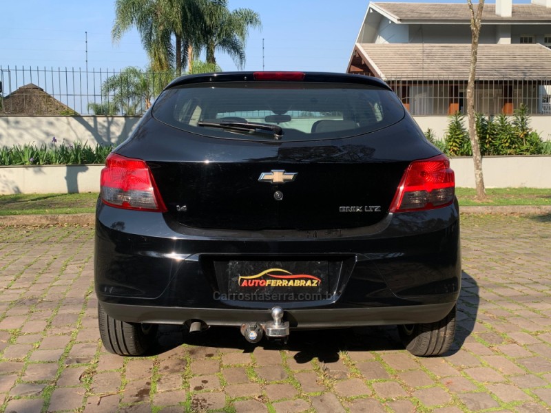 ONIX 1.4 MPFI LTZ 8V FLEX 4P MANUAL - 2015 - SAPIRANGA