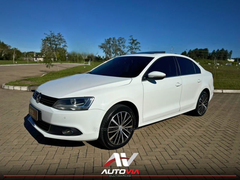 JETTA 2.0 TSI HIGHLINE 211CV GASOLINA 4P DSG