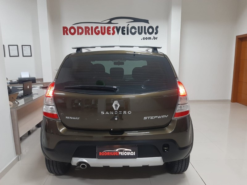 SANDERO 1.6 STEPWAY 8V FLEX 4P MANUAL - 2014 - CAXIAS DO SUL