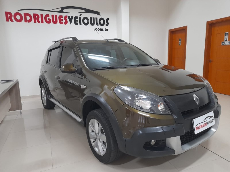 SANDERO 1.6 STEPWAY 8V FLEX 4P MANUAL - 2014 - CAXIAS DO SUL