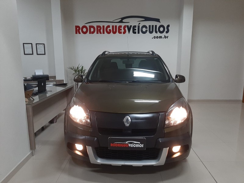 SANDERO 1.6 STEPWAY 8V FLEX 4P MANUAL - 2014 - CAXIAS DO SUL