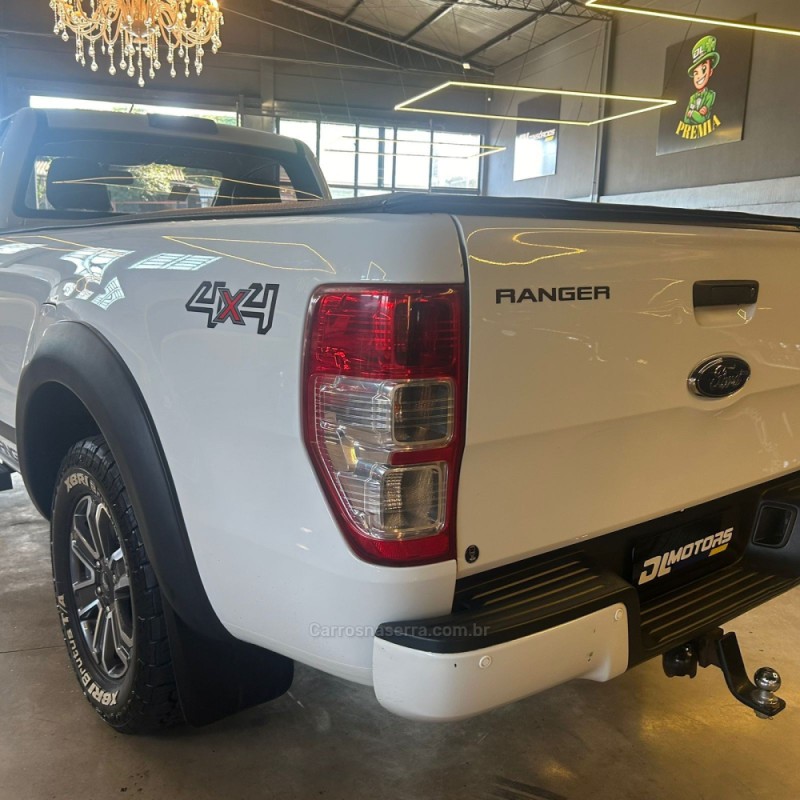 RANGER 2.2 XL 4X4 CS 16V DIESEL 2P MANUAL - 2019 - LAJEADO