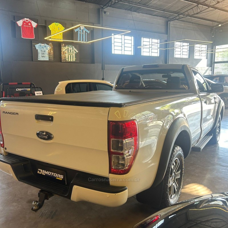 RANGER 2.2 XL 4X4 CS 16V DIESEL 2P MANUAL - 2019 - LAJEADO