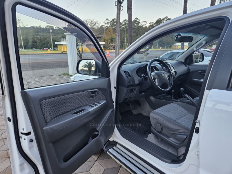 HILUX 2.8 SR 4X4 CD 16V DIESEL 4P AUTOMÁTICO - 2013 - BOM PRINCíPIO