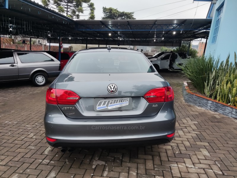 JETTA 2.0 COMFORTLINE FLEX 4P TIPTRONIC - 2014 - CANELA