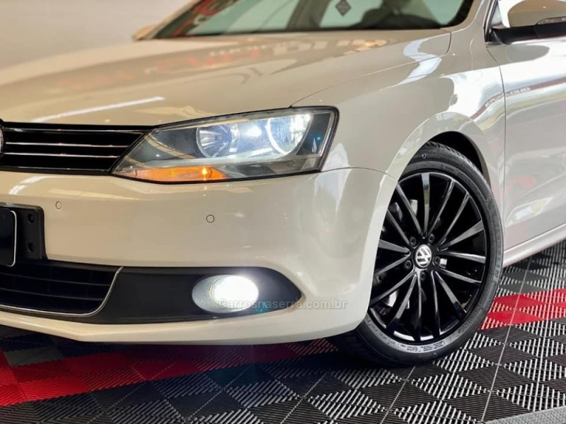 JETTA 2.0 TSI HIGHLINE 211CV GASOLINA 4P DSG - 2012 - ESTâNCIA VELHA