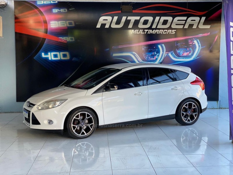 FOCUS 2.0 TITANIUM 16V FLEX 4P AUTOMÁTICO - 2015 - NOVO HAMBURGO