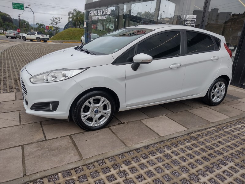 FIESTA 1.6 SE HATCH 16V FLEX 4P MANUAL - 2015 - CAXIAS DO SUL