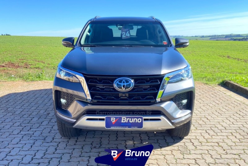 HILUX SW4 2.8 SRX 4X4 7 LUGARES 16V TURBO INTERCOOLER DIESEL 4P AUTOMÁTICO - 2024 - PALMEIRA DAS MISSõES