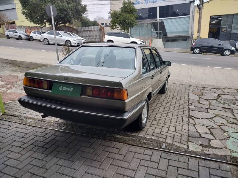 SANTANA 2.0 GLS 8V GASOLINA 4P MANUAL - 1990 - CAXIAS DO SUL