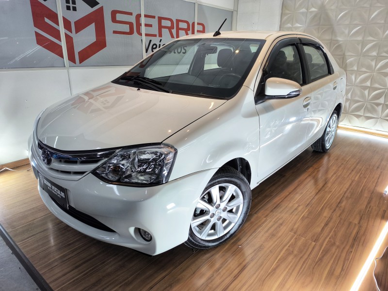 ETIOS 1.5 XLS SEDAN 16V FLEX 4P AUTOMÁTICO