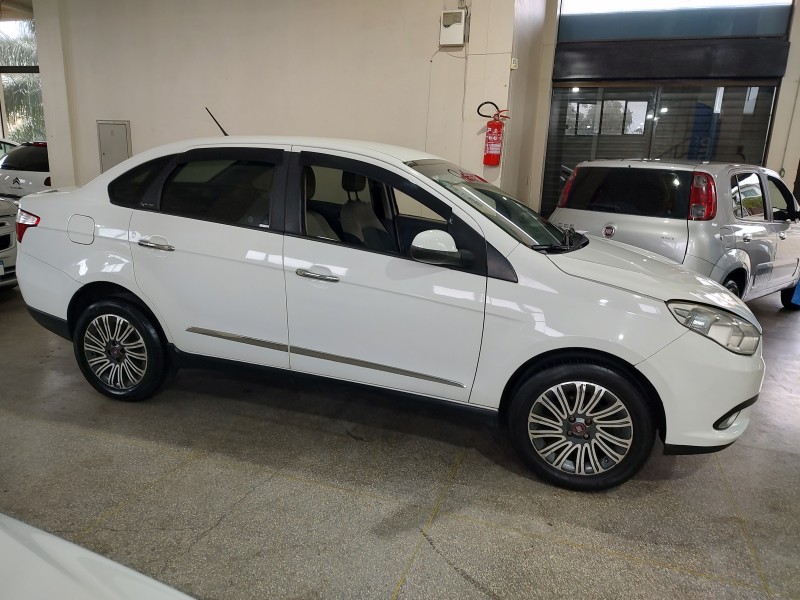 GRAND SIENA 1.6 MPI ESSENCE 16V FLEX 4P MANUAL - 2016 - CAXIAS DO SUL