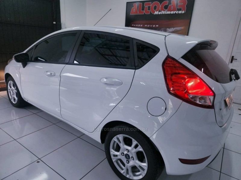 FIESTA 1.6 SE HATCH 16V FLEX 4P MANUAL - 2015 - CAMPO BOM