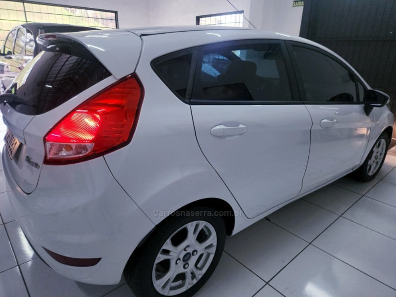 FIESTA 1.6 SE HATCH 16V FLEX 4P MANUAL - 2015 - CAMPO BOM