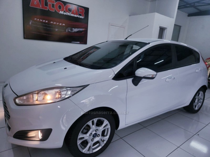 FIESTA 1.6 SE HATCH 16V FLEX 4P MANUAL - 2015 - CAMPO BOM