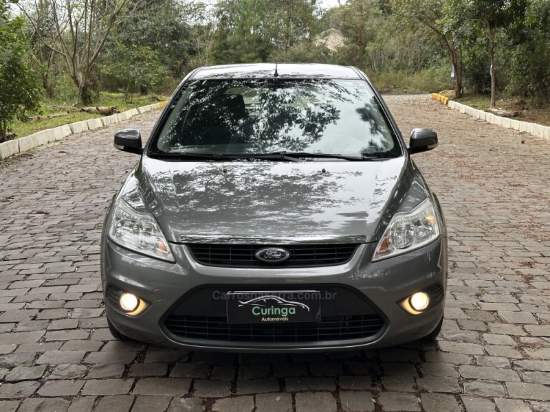 FOCUS 1.6 GLX 16V FLEX 4P MANUAL - 2013 - NOVA PRATA