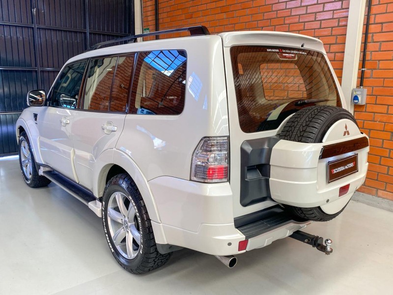 PAJERO FULL 3.2 HPE 4X4 16V TURBO INTERCOOLER DIESEL 4P AUTOMÁTICO - 2014 - BENTO GONçALVES