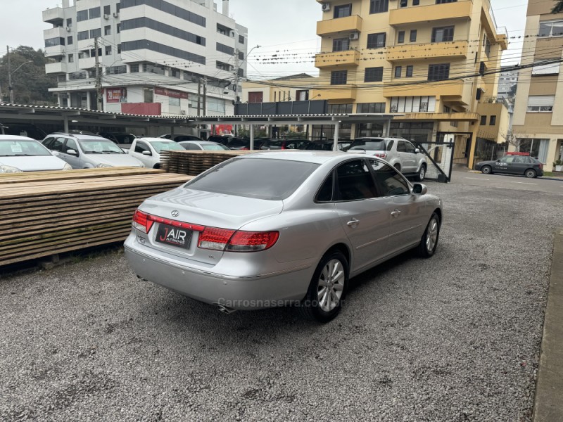 AZERA 3.3 MPFI GLS SEDAN V6 24V GASOLINA 4P AUTOMÁTICO - 2010 - GARIBALDI