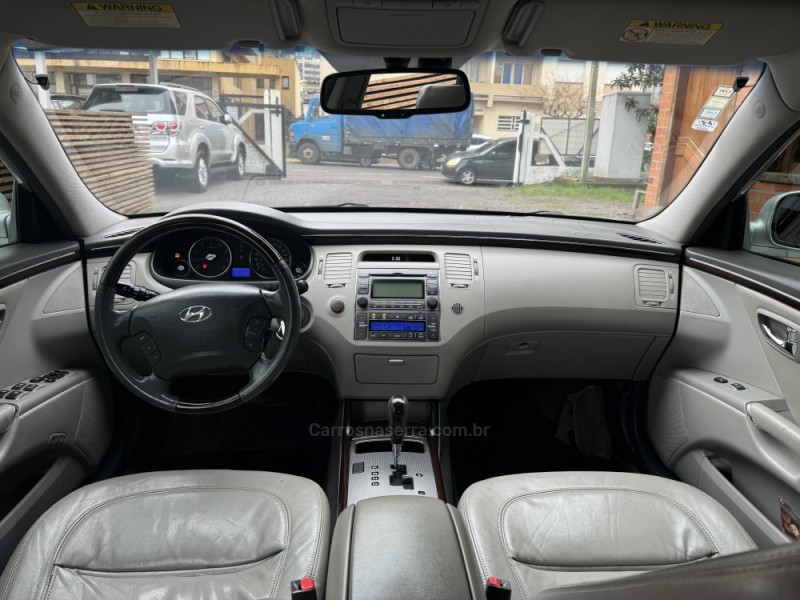 AZERA 3.3 MPFI GLS SEDAN V6 24V GASOLINA 4P AUTOMÁTICO - 2010 - GARIBALDI