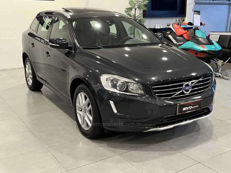 XC60 2.4 D5 MOMENTUM DIESEL AWD 4P AUTOMÁTICO - 2017 - BENTO GONçALVES