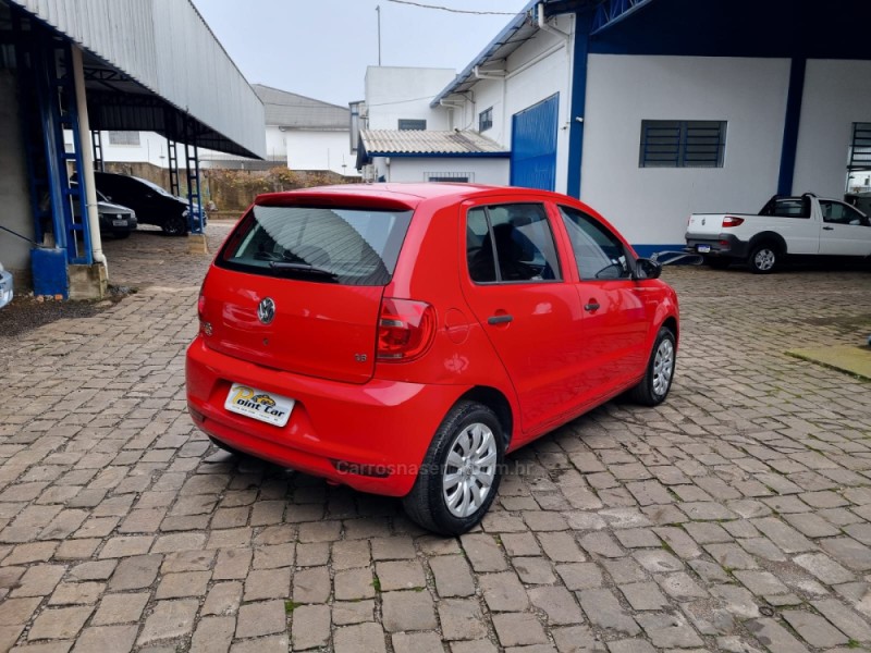 FOX 1.6 MI 8V FLEX 4P MANUAL - 2013 - VACARIA