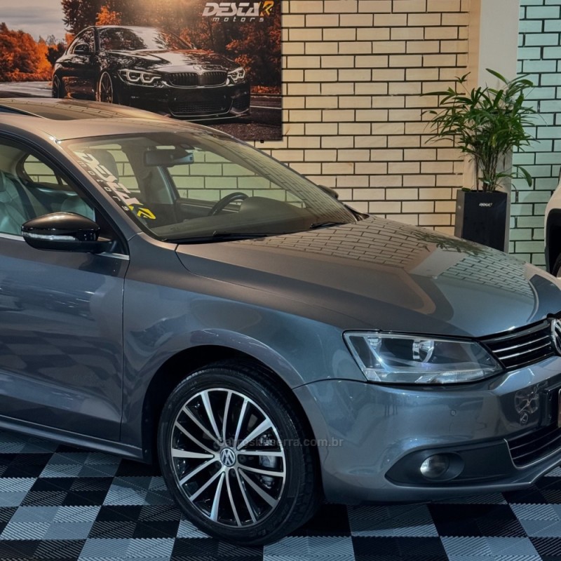 JETTA 2.0 TSI HIGHLINE 200CV GASOLINA 4P TIPTRONIC - 2013 - NOVO HAMBURGO