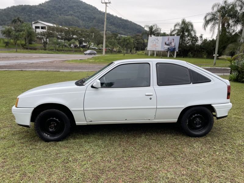 KADETT 1.8 EFI GL 8V GASOLINA 2P MANUAL - 1997 - BOM PRINCíPIO