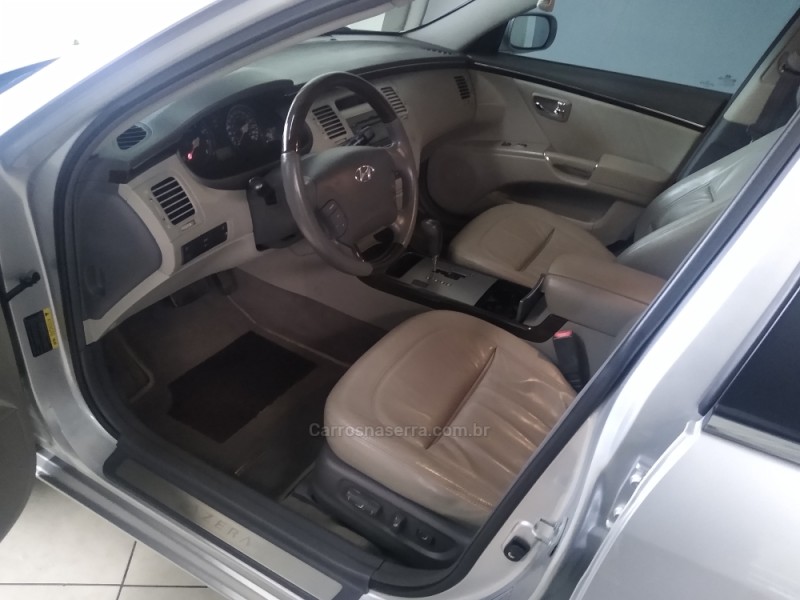 AZERA 3.3 MPFI GLS SEDAN V6 24V GASOLINA 4P AUTOMÁTICO - 2009 - FARROUPILHA