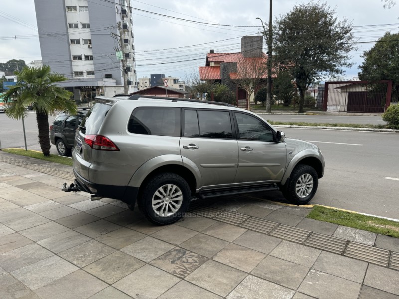 PAJERO DAKAR 3.2 HPE 4X4 7 LUGARES 16V TURBO INTERCOOLER DIESEL 4P AUTOMÁTICO - 2015 - FARROUPILHA