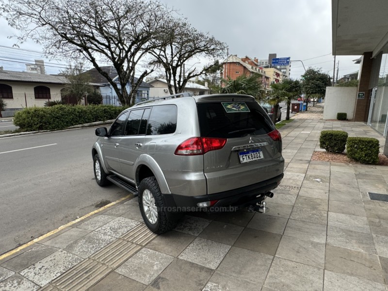 PAJERO DAKAR 3.2 HPE 4X4 7 LUGARES 16V TURBO INTERCOOLER DIESEL 4P AUTOMÁTICO - 2015 - FARROUPILHA