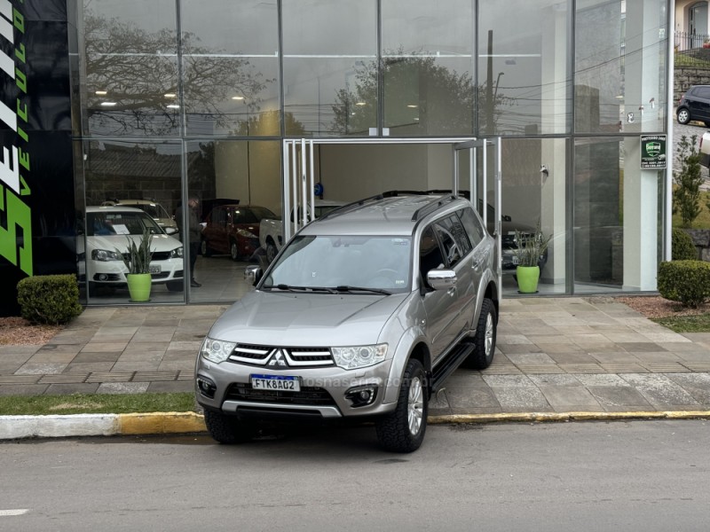 PAJERO DAKAR 3.2 HPE 4X4 7 LUGARES 16V TURBO INTERCOOLER DIESEL 4P AUTOMÁTICO - 2015 - FARROUPILHA