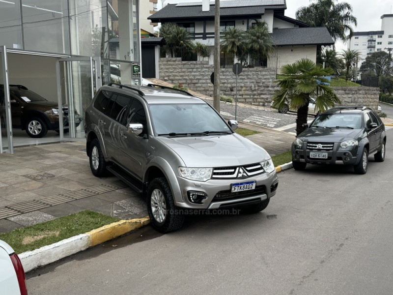 PAJERO DAKAR 3.2 HPE 4X4 7 LUGARES 16V TURBO INTERCOOLER DIESEL 4P AUTOMÁTICO - 2015 - FARROUPILHA