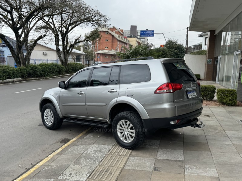 PAJERO DAKAR 3.2 HPE 4X4 7 LUGARES 16V TURBO INTERCOOLER DIESEL 4P AUTOMÁTICO - 2015 - FARROUPILHA