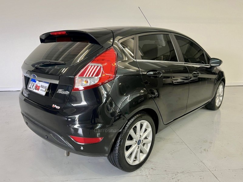 FIESTA 1.6 TITANIUM PLUS HATCH 16V FLEX 4P AUTOMÁTICO - 2018 - CAXIAS DO SUL