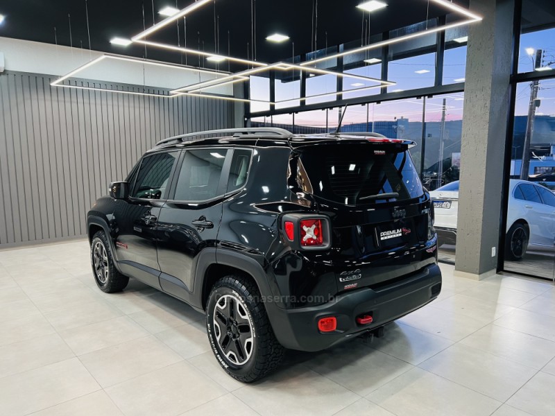 RENEGADE 2.0 16V TURBO DIESEL TRAILHAWK 4P 4X4 AUTOMÁTICO - 2016 - DOIS IRMãOS