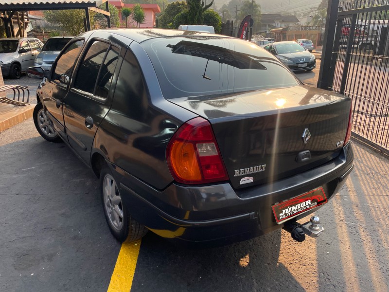 CLIO 1.0 PRIVILÉGE SEDAN 16V FLEX 4P MANUAL - 2001 - CAXIAS DO SUL