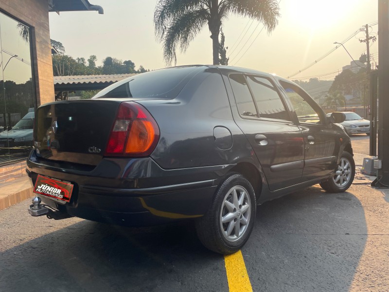 CLIO 1.0 PRIVILÉGE SEDAN 16V FLEX 4P MANUAL - 2001 - CAXIAS DO SUL